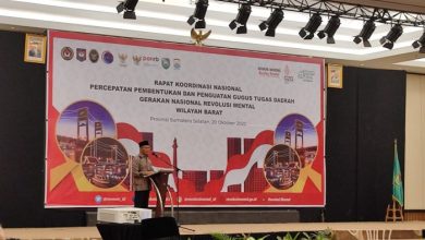 Menko PMK Muhadjir Effendy dalam Rakornas Percepatan Pembentukan dan Penguatan Gugus Tugas Daerah Gerakan Nasional Revolusi Mental Sumber: https://mediaindonesia.com/humaniora/532487/indeks-pencapaian-revolusi-mental-akan-diumumkan-desember-mendatang